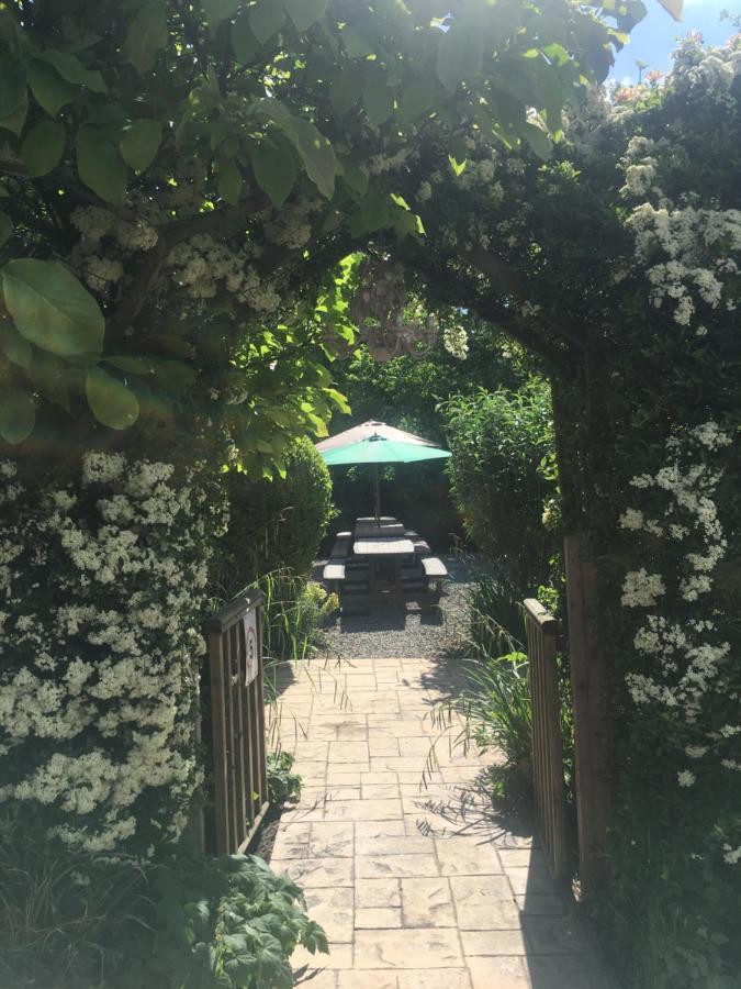 The Hawthornes Licensed Guest House Knottingly Exterior foto